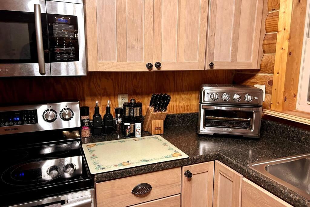 One Of A Kind Rustic Log Cabin Near Bryce Resort - Large Game Room - Fire Pit - Large Deck - Bbq Basye Zewnętrze zdjęcie