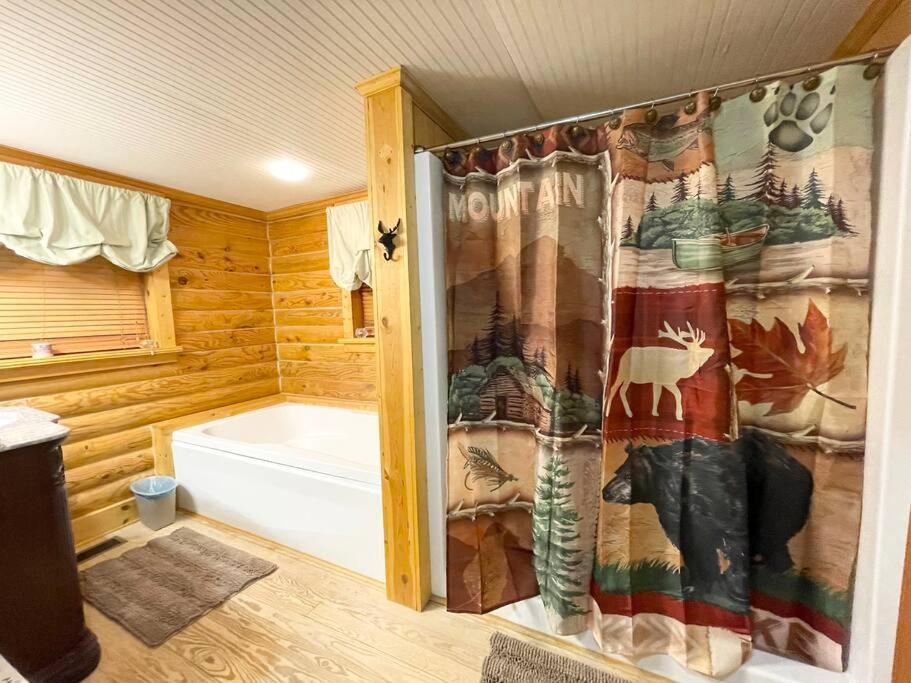 One Of A Kind Rustic Log Cabin Near Bryce Resort - Large Game Room - Fire Pit - Large Deck - Bbq Basye Zewnętrze zdjęcie