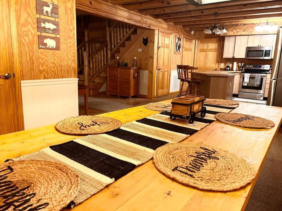 One Of A Kind Rustic Log Cabin Near Bryce Resort - Large Game Room - Fire Pit - Large Deck - Bbq Basye Zewnętrze zdjęcie