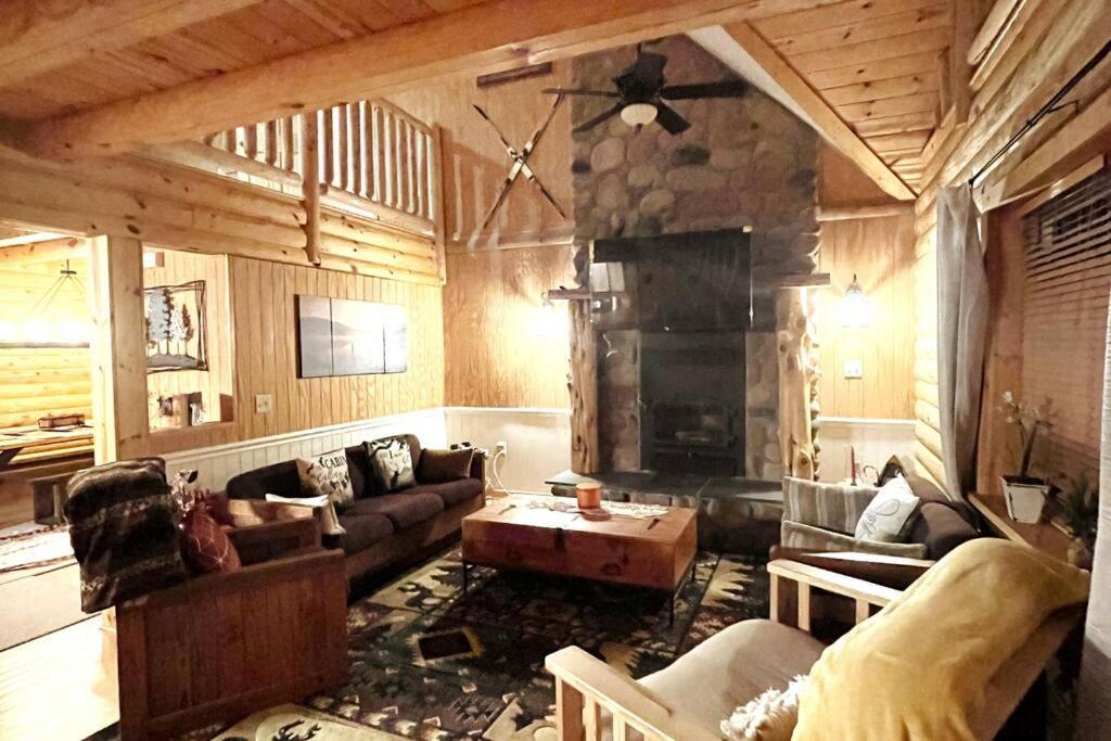One Of A Kind Rustic Log Cabin Near Bryce Resort - Large Game Room - Fire Pit - Large Deck - Bbq Basye Zewnętrze zdjęcie