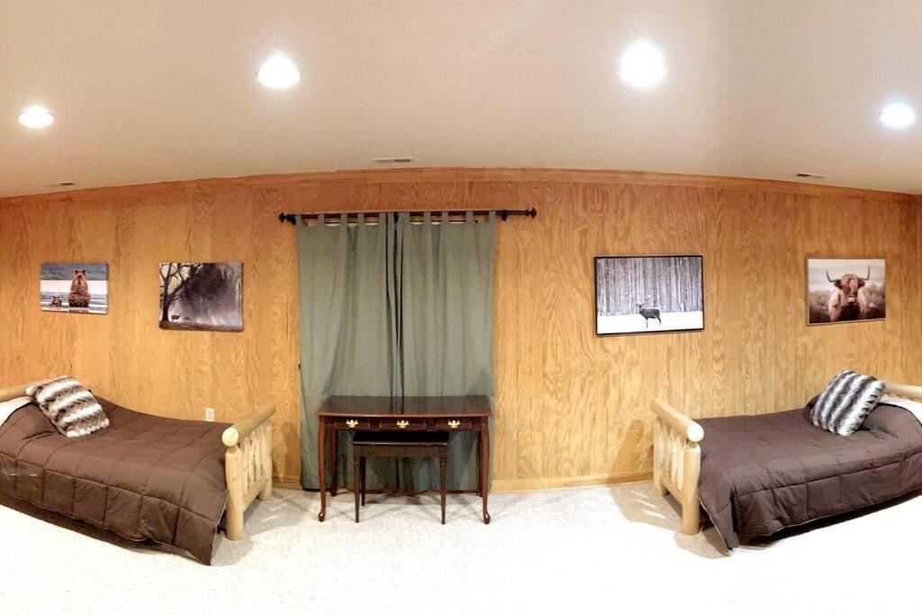 One Of A Kind Rustic Log Cabin Near Bryce Resort - Large Game Room - Fire Pit - Large Deck - Bbq Basye Zewnętrze zdjęcie
