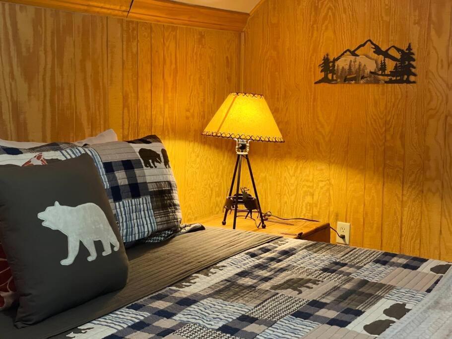 One Of A Kind Rustic Log Cabin Near Bryce Resort - Large Game Room - Fire Pit - Large Deck - Bbq Basye Zewnętrze zdjęcie