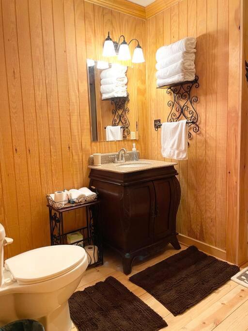 One Of A Kind Rustic Log Cabin Near Bryce Resort - Large Game Room - Fire Pit - Large Deck - Bbq Basye Zewnętrze zdjęcie